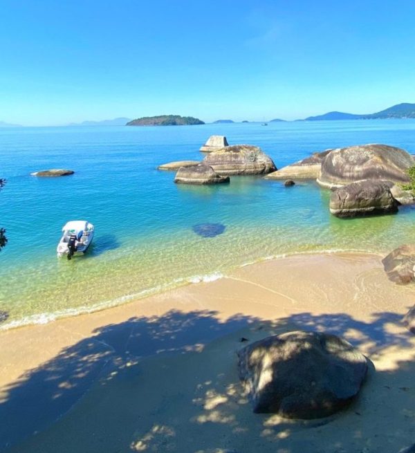 Ilha do Araújo Paraty lancha exclusiva