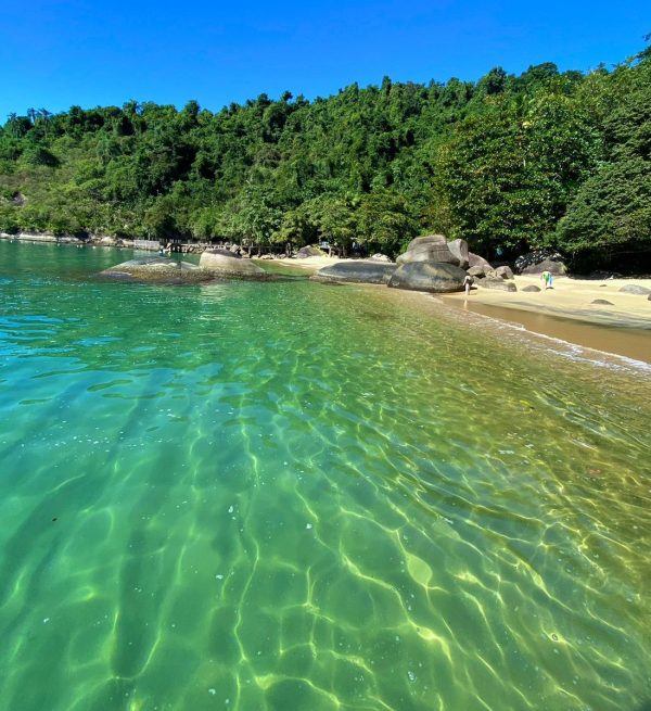 Praia da Conceição Paraty RJ lancha exclusiva