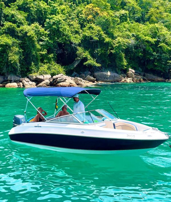 Aluguel de lancha direto com o marinheiro em Paraty